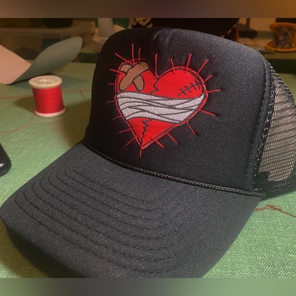 Broken heart trucker - Picture 2 of 3